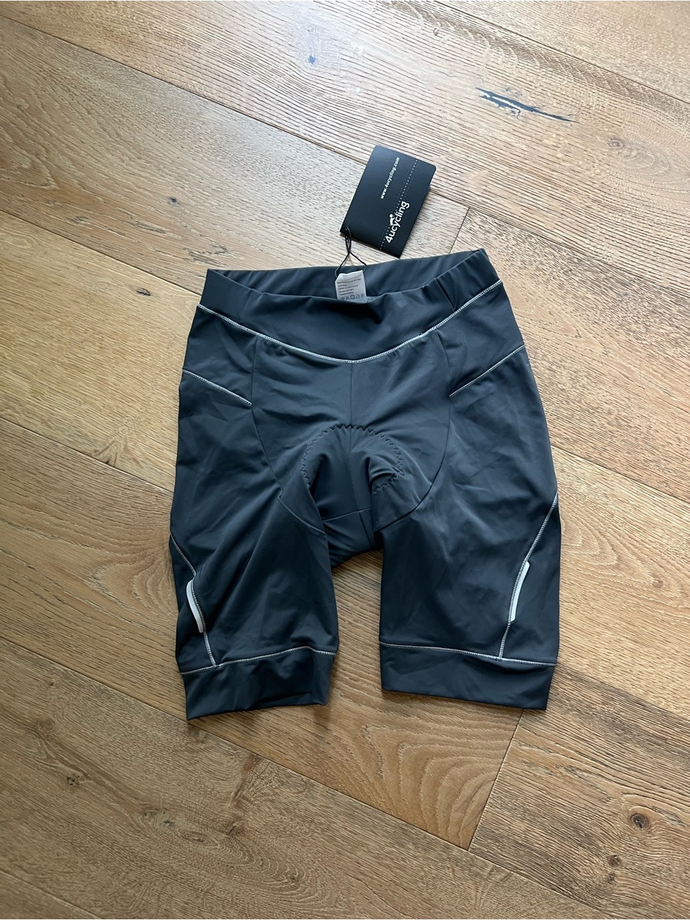 4ucycling Women’s Padded Cycling Shorts Gray Size M Bicycle Bike Shorts NWT